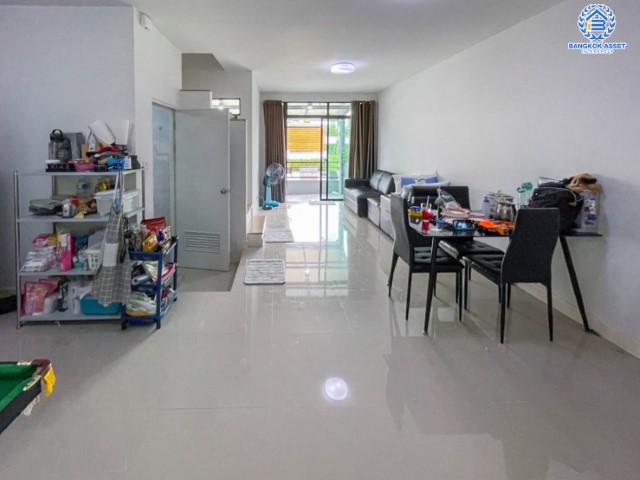 *****ทาวน์เฮ้าส์มือสองย่านนนทบุรี ม.พลีโน่ บางใหญ่ คุณภาพระดับ AP บนเนื้อที่ 18 ตร.ว. ฟังก์ชัน 3 ห้องนอน 2 ห้องน้ำ 1 ที่จอดรถ บ้านสวย หน้าบ้านไม่ชนใคร ราคาพิเศษ! ใกล้จุดขึ้นทางด่วน "ศรีรัช" และรถไฟฟ้าสายสีม่วง "สถานีคลองบางไผ่"